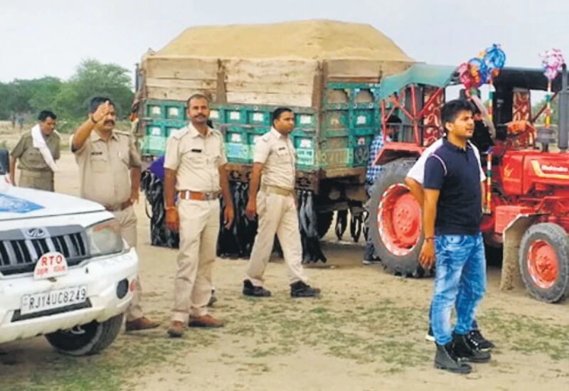 जब्त बजरी स्टॉक से हजारों टन माल रात में चोरी, 14 किसानों पर केस दर्ज
