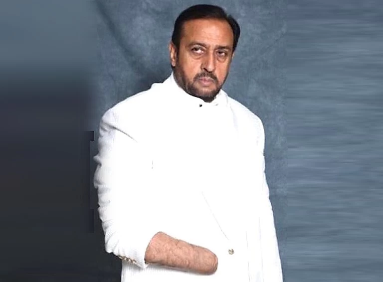 Gulshan Grover Introduces Dilip Hathkatta from Sadak 2
