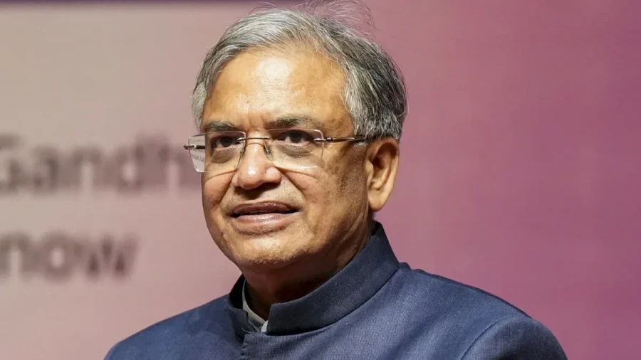 विवाद के बीच मुख्य चुनाव आयुक्त का यूपी दौरा रद्द, निर्वाचन आयोग ने बताया स्थगन का कारण