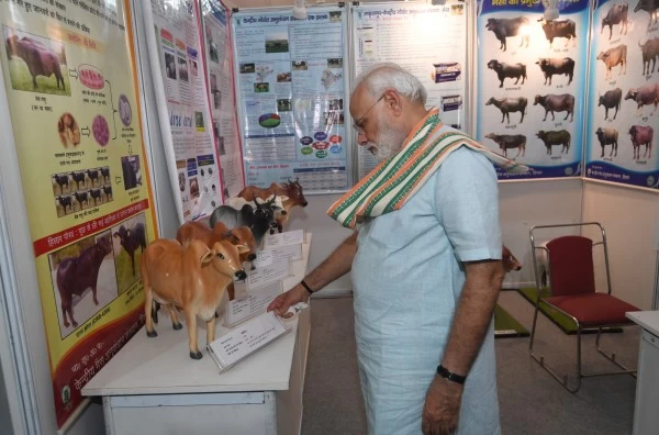 प्रधानमंत्री नरेन्द्र मोदी ने  युवाओं का आह्वान किया, प्लास्टिक एकल इस्तेमाल को घटाने के लिए आगे आएं