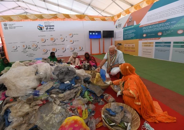 PM in Mathura : Modi Calls on the Youth to Innovate Solutions