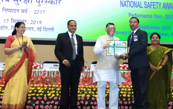 Vishwakarma  Puraskar & National Safety Awards, Office of EPFO, DG FASLI & DG Mines in J&K : Gangwar