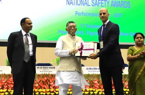 Vishwakarma  Puraskar & National Safety Awards, Office of EPFO, DG FASLI & DG Mines in J&K : Gangwar