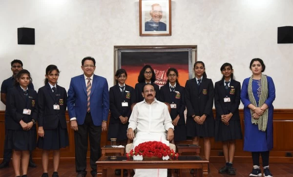 भाषा पर उपराष्ट्रपति का बड़ा बयान : कोई भाषा थोपी नहीं जाए और न किसी का विरोध हो