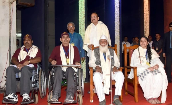 VICE PRESIDENT CALLS FOR PRESENTING “REAL HISTORY” OF INDIA TO THE YOUNGER GENERATION