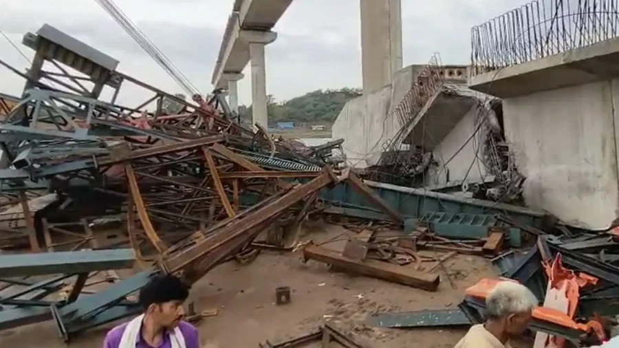 Hamirpur Bridge Collapse: 6 Laborers Killed As Under Construction Structure Falls Over Betwa