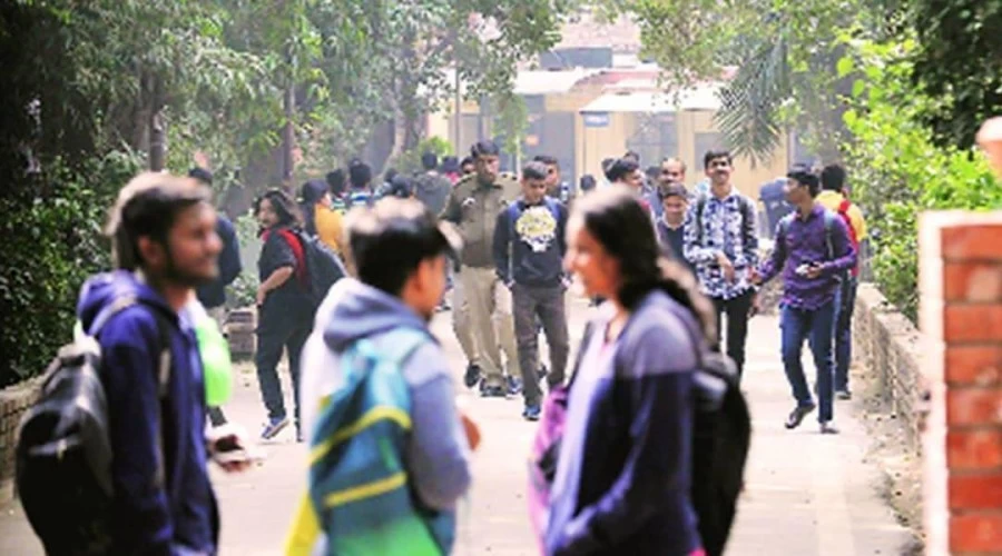 हरियाणा में 18 अक्टूबर तक बढ़ा कोविड-19 प्रतिबंध, विश्वविद्यालयों में शुरू होंगी कक्षाएं