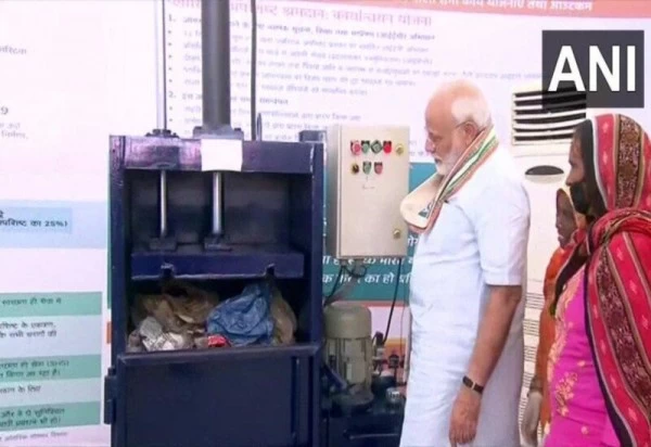 प्लास्टिक से बने डीजल से दौड़ेंगे वाहन, हेमा मालिनी ने दीप जलाकर किया प्लांट का शुभारंभ