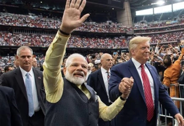 हाउडी मोदी: डॉनल्ड ट्रंप ने कहा, अमेरिका भारत को प्यार करता है