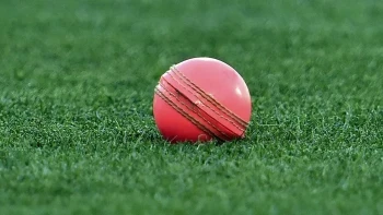 ICC का बड़ा फैसला: टेस्ट में रेड और पिंक बॉल का एक साथ होगा इस्तेमाल, बदलेंगे नियम!