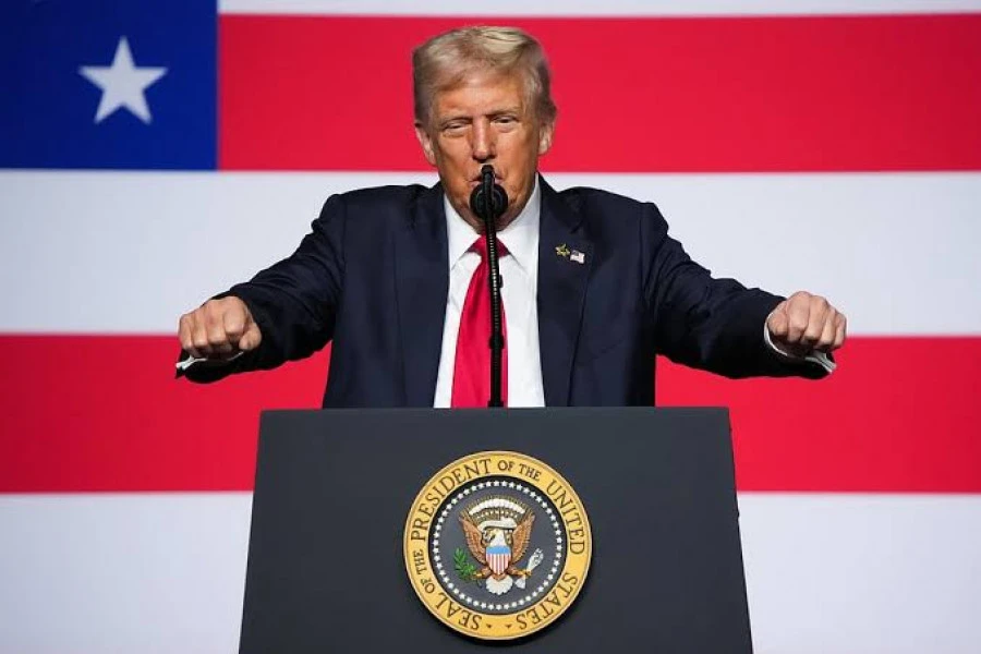 Trump Claims US Has Massive Weapon Stockpile, Warns Leakers of Prison