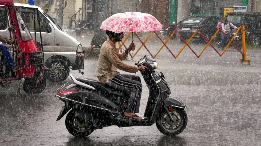 IMD Issues Heavy Rain Alert For UP Bihar Jharkhand And 7 Other States