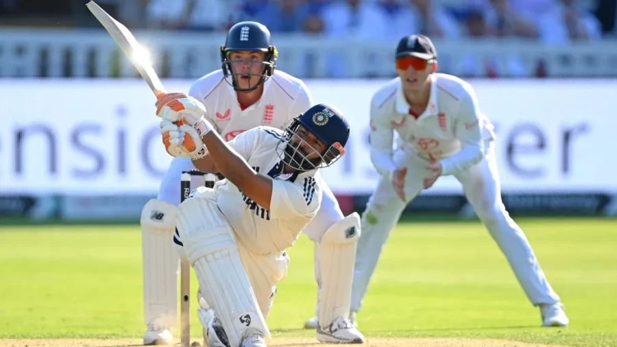 रोहित शर्मा को ऋषभ पंत पीछे छोड़ देंगे, वीरेंद्र सहवाग के कीर्तिमान पर भी खतरा