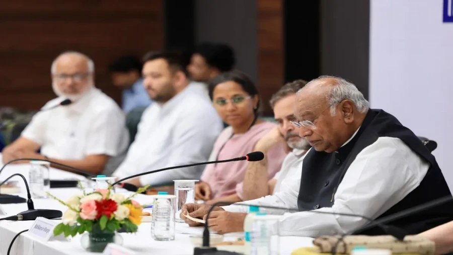 I.N.D.I.A. Alliance Meeting: Impeachment Motion Against CEC Gyanesh Kumar Over SIR Issues