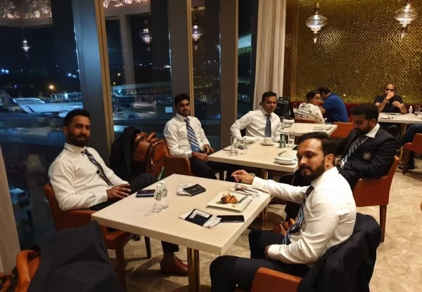 भारतीय टीम विश्व कप में भाग लेने के लिए इंग्लैंड रवाना हुई