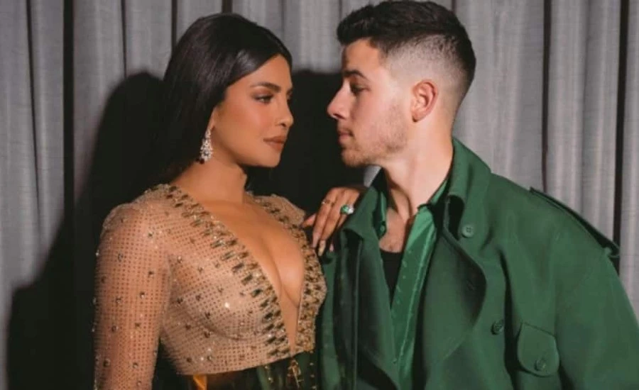 Priyanka chopra share romantic photo with nick jonas after she roasts him