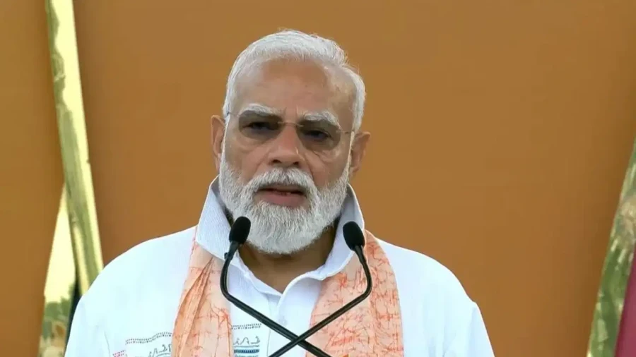 PM Modi Leads 12th International Yoga Day in Kolkata, Calls Yoga Basis of Human Unity