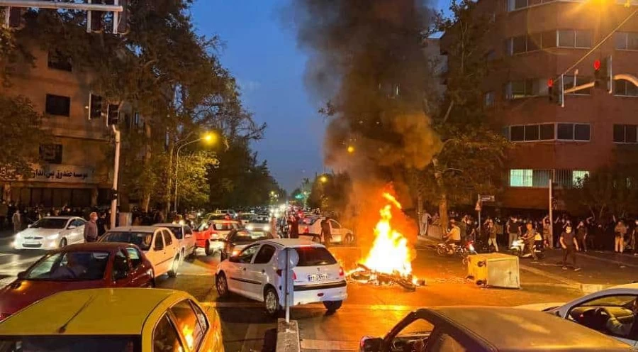 Violent protests against hijab in Iran, vehicles being burnt on the streets