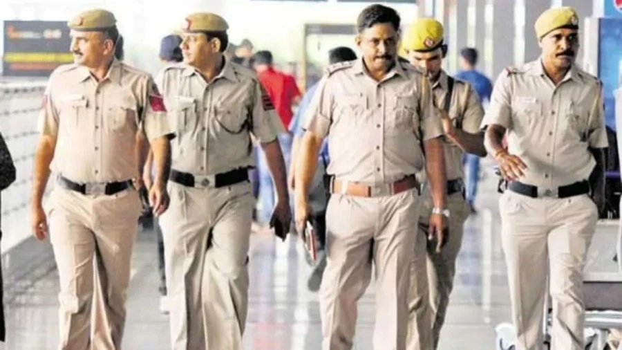 दिल्ली पुलिस ने 9 आरोपियों को किया गिरफ्तार, ISI और अंडरवर्ल्ड की बड़ी साजिश नाकाम