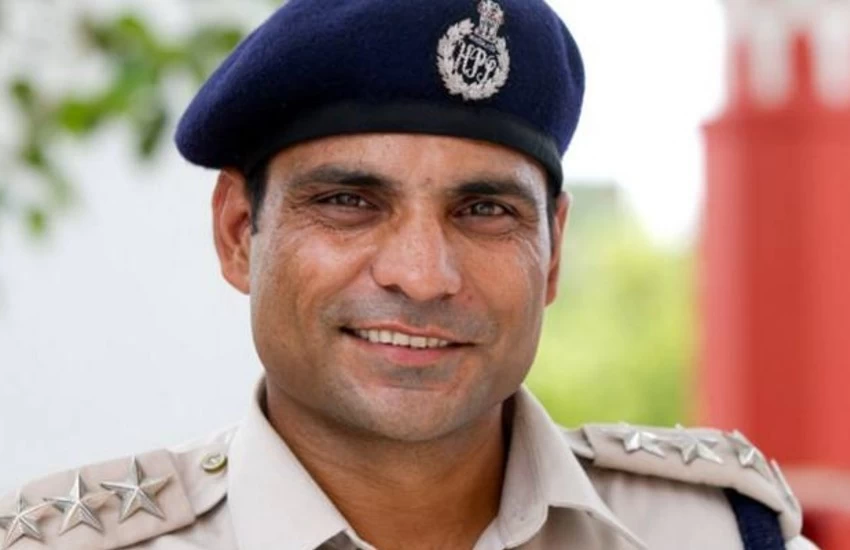 These 7 Indian cricketers are the owners of crores but still do government jobs