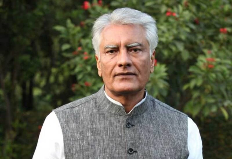After joining BJP, Sunil Jakhar said- 'My 3 generations served Congress, but this decision hurt'