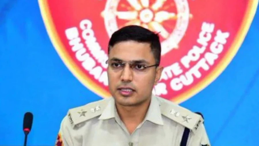 24 साल में IPS और 13 साल की सेवा के बाद इस्तीफा, चर्चा में DCP जगमोहन मीणा