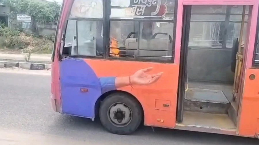 Jaipur JCTSL Low Floor Bus Catches Fire On Route 24 Passengers Escape