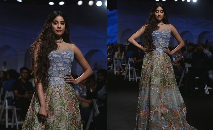 Janhvi Kapoor Walking The Ramp