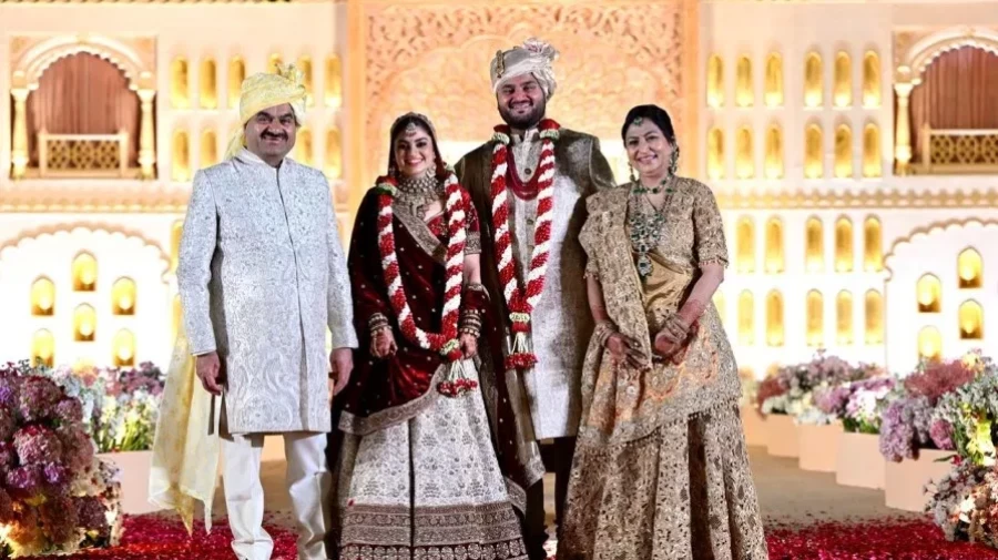 Adani will donate Rs 10,000 crore for social work, will hold a reception for the staff