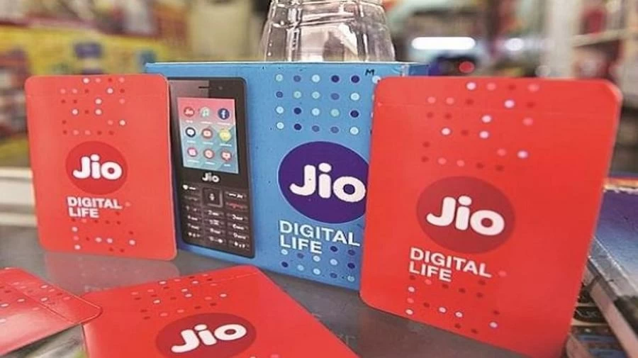 Recharge plan of Reliance Jio also became expensive rates increased from Rs  31 to Rs 480