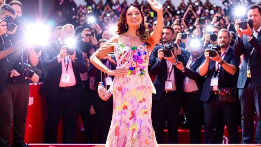 Jodhpur Gynecologist Dr Sonal Parihar Shines At Cannes Red Carpet