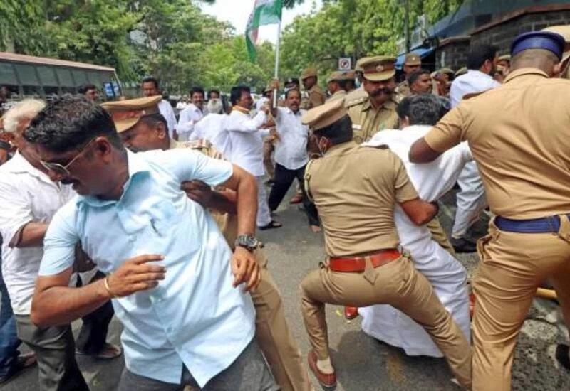 'Chidambaram and Pramod Tiwari fractured their ribs in police brawl', Surjewala attacks Modi government