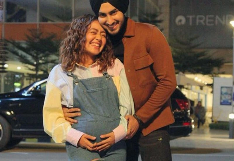 नेहा कक्कड़ नहीं है प्रेग्नेंट, जानिए इस फोटो के पीछे की असली सच्चाई