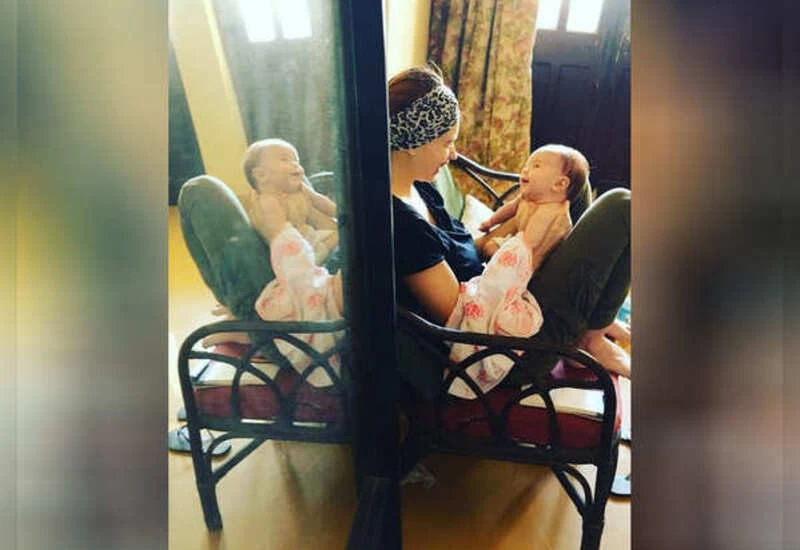 वीडियोः बेटी को गिटार बजाकर सुलाने की कोशिश करती नजर आईं कल्कि केकलां