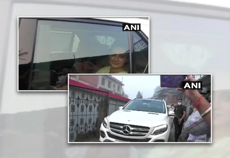 Kangana leaves for Mumbai after getting Y+ security from Centre, pics surface