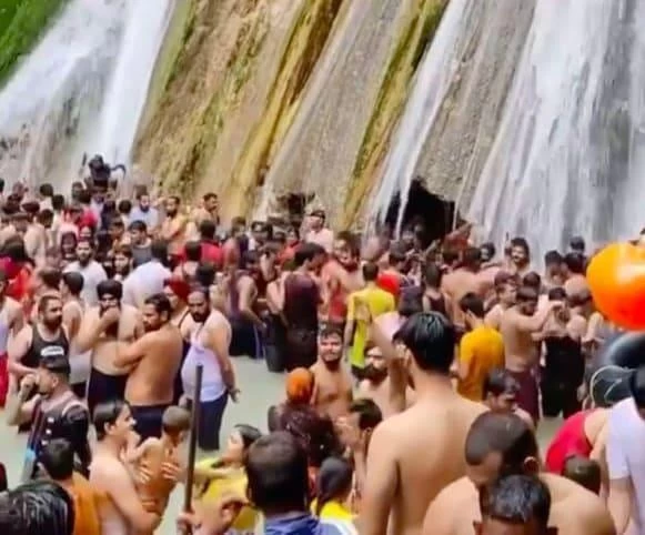 क्या यह कोविड-19 को खुला निमंत्रण नहीं है?: कैंपटी फॉल में पर्यटकों के वीडियो पर सरकार