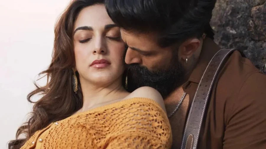 Kiara Advani Reveals Yash's Emotional Reaction To Her Pregnancy News During Toxic Shoot