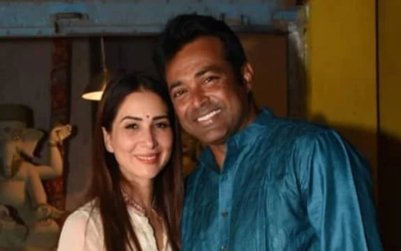 Kim Sharma and Leander Paes visiting a Durga Puja pandal in Kolkata
