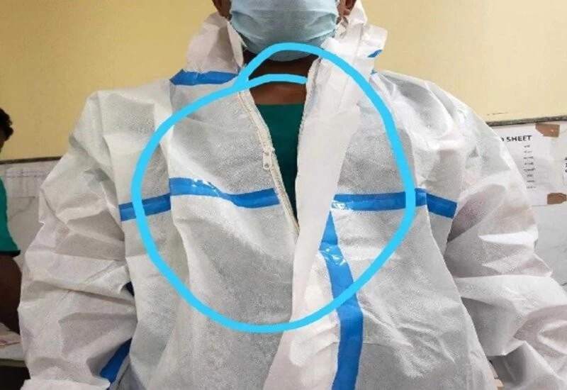 कोविड वार्ड की हकीकत... टूटी आई शील्ड और फटी हुई निकली पीपीई किट