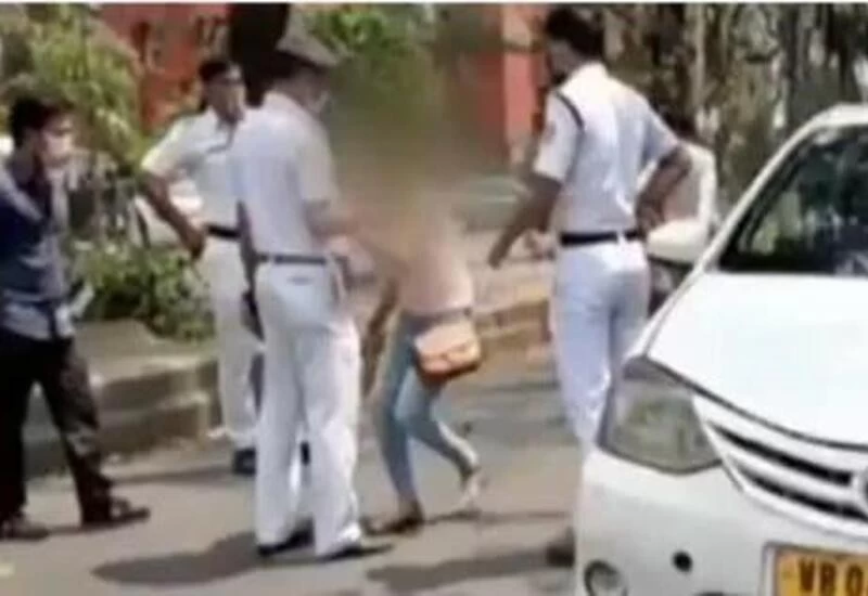 Woman licks policeman to scare him with coronavirus after he stops her car in WB