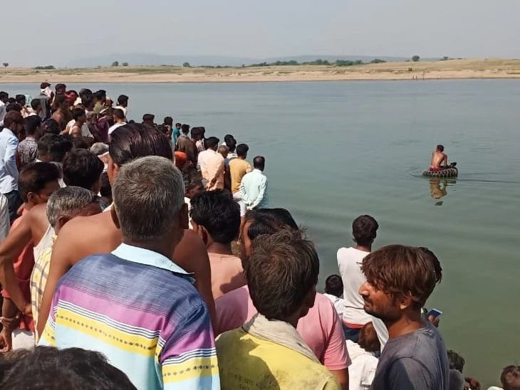 अब तक 11 की मौत, 25 की जगह 14 बाइक समेत 40 लोग सवार थे, चार युवकों ने 25 की जान बचाई