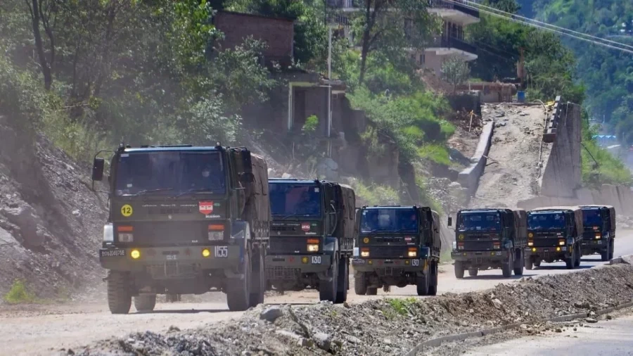 लद्दाख में भारतीय सेना की गाड़ी खाई में गिरने से 9 जवानों की मौत, 1 घायल