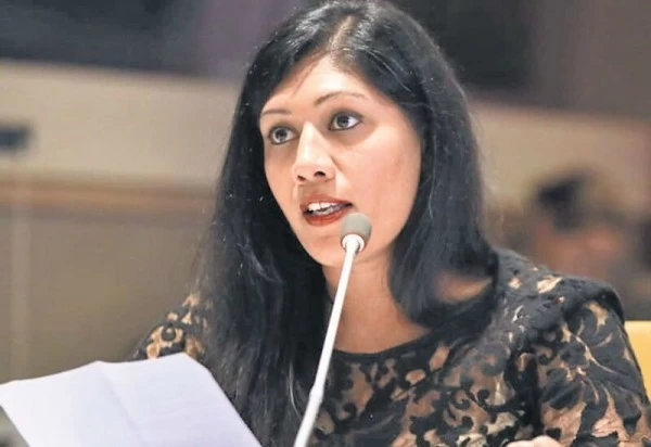 घूंघट हटा तो 2500 महिलाओं ने सूरज की रोशनी से छह लाख घरों को रोशन किया