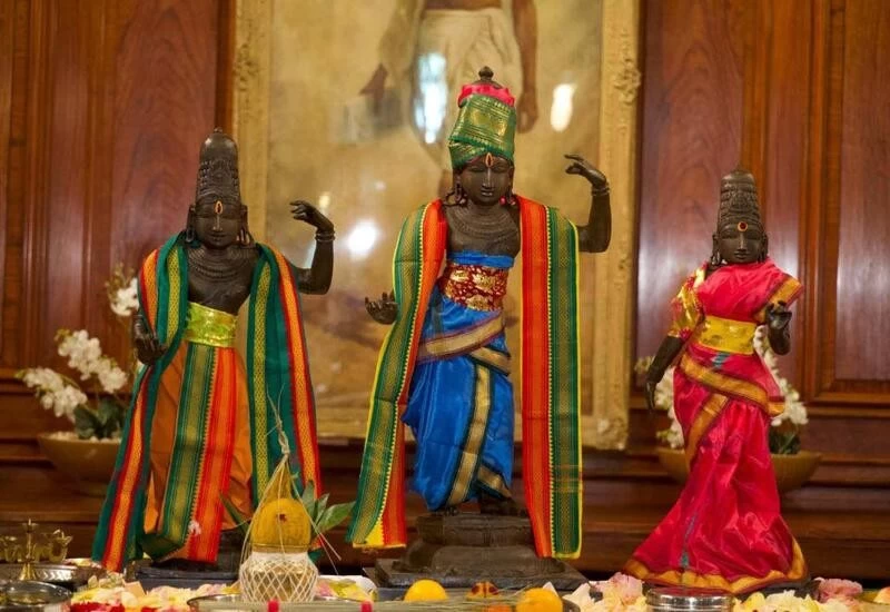 UK returns 15th century idols of Lord Ram, Sita & Lakshman stolen 40 yrs ago to India