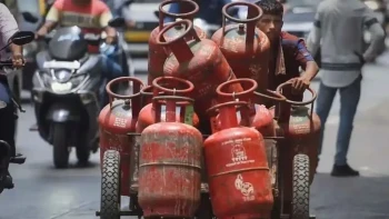 Ujjwala Yojana Update: Government Reduces Subsidized LPG Cylinders From 9 To 4