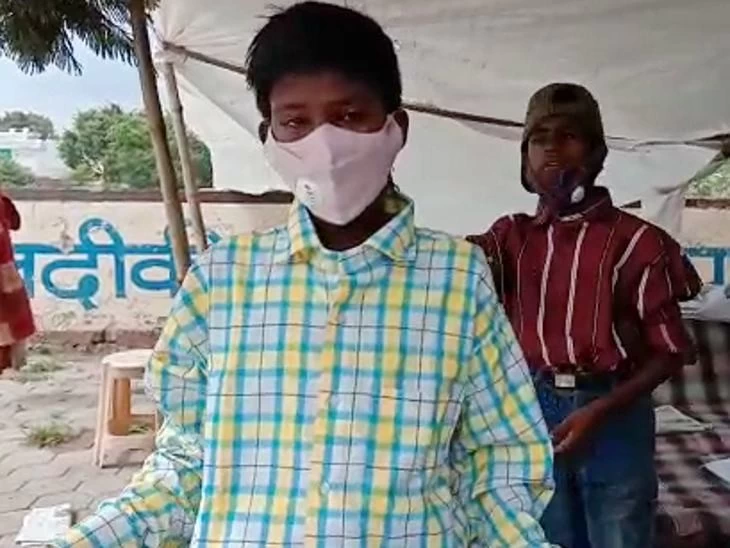 13 साल के बच्चे के पास दिल्ली के मुख्यमंत्री अरविंद केजरीवाल की तरफ से आया