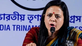 महुआ मोइत्रा ने चुनाव आयोग की DG IT सीमा खन्ना के खिलाफ दर्ज कराई शिकायत