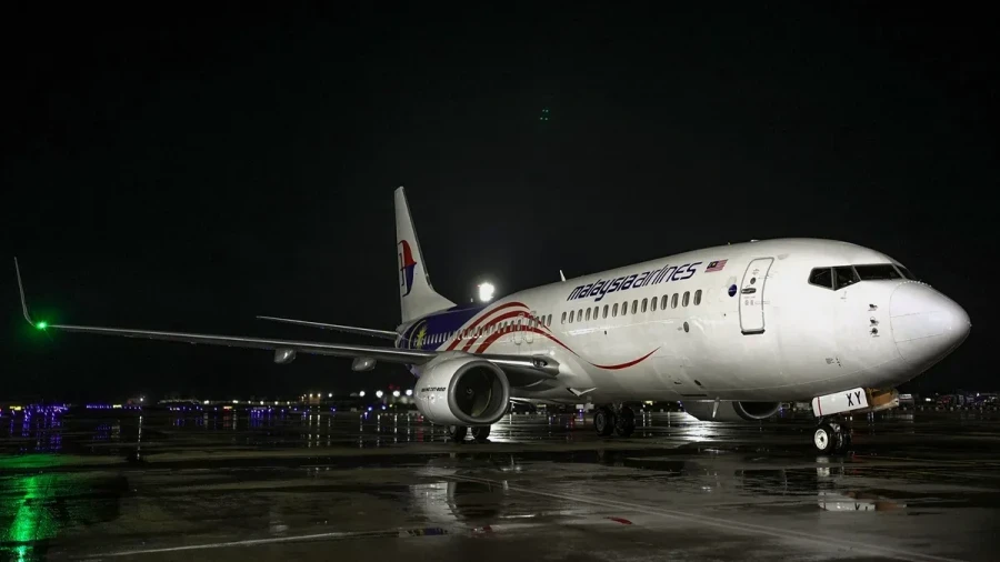 मलेशिया एयरलाइंस की चेन्नई में इमरजेंसी लैंडिंग, इंजन नंबर 2 में आई खराबी