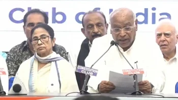 Mamata Banerjee Silenced? TMC Chief Speaks Only Two Words at INDIA Alliance Press Meet