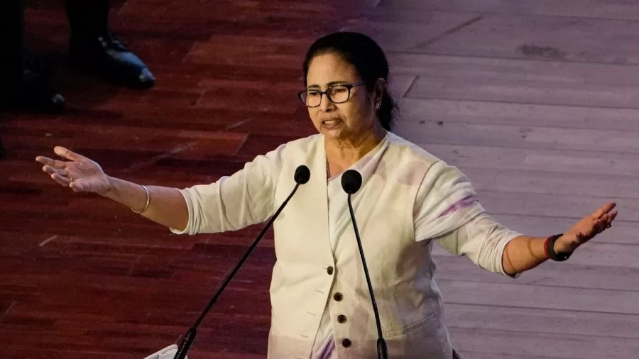 'Mahua Moitra expelled from Lok Sabha...', Mamata Banerjee's big statement on Trinamool MP